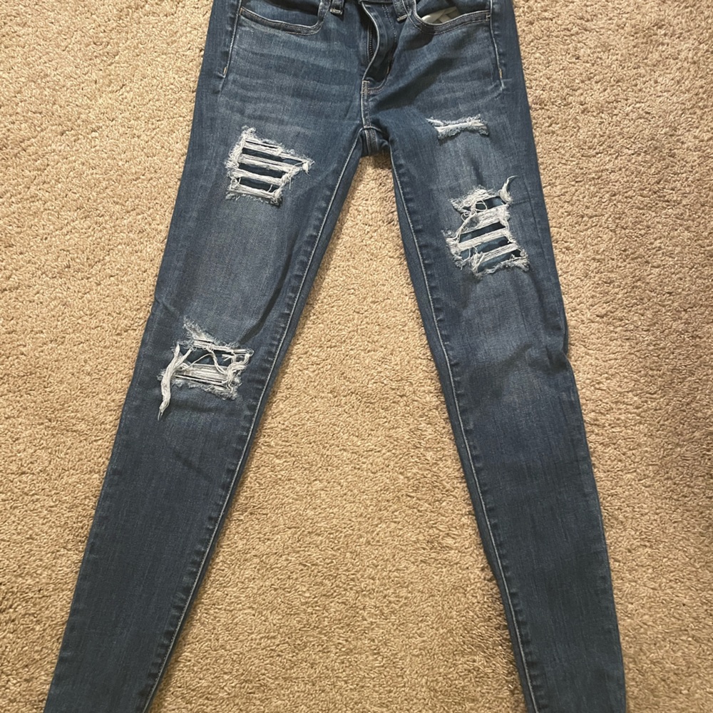 Excellent condition distressed jeggings